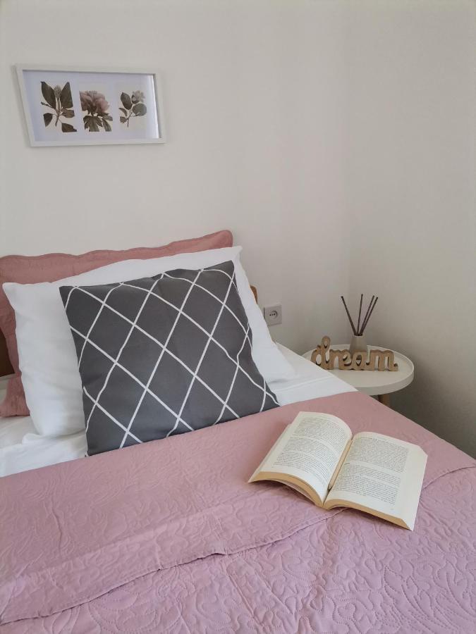 Apartment Lora ツリクヴェニツァ エクステリア 写真