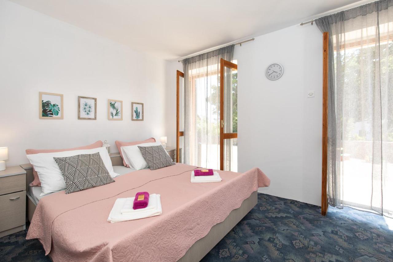 Apartment Lora ツリクヴェニツァ エクステリア 写真