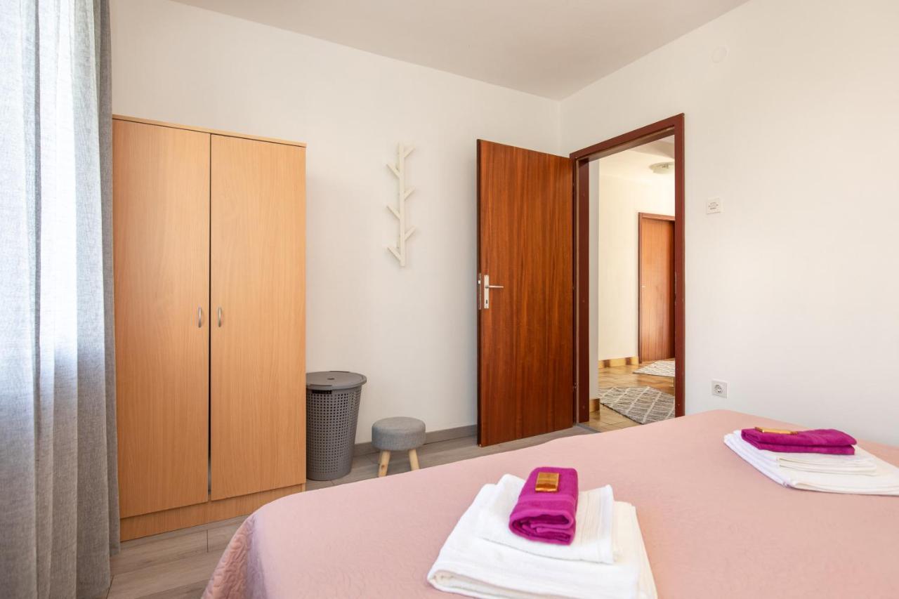 Apartment Lora ツリクヴェニツァ エクステリア 写真