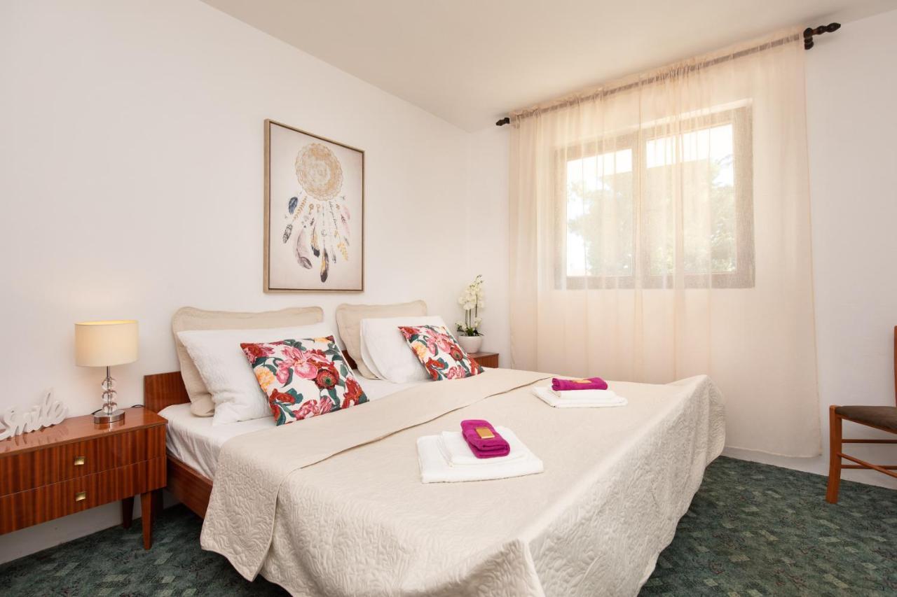 Apartment Lora ツリクヴェニツァ エクステリア 写真