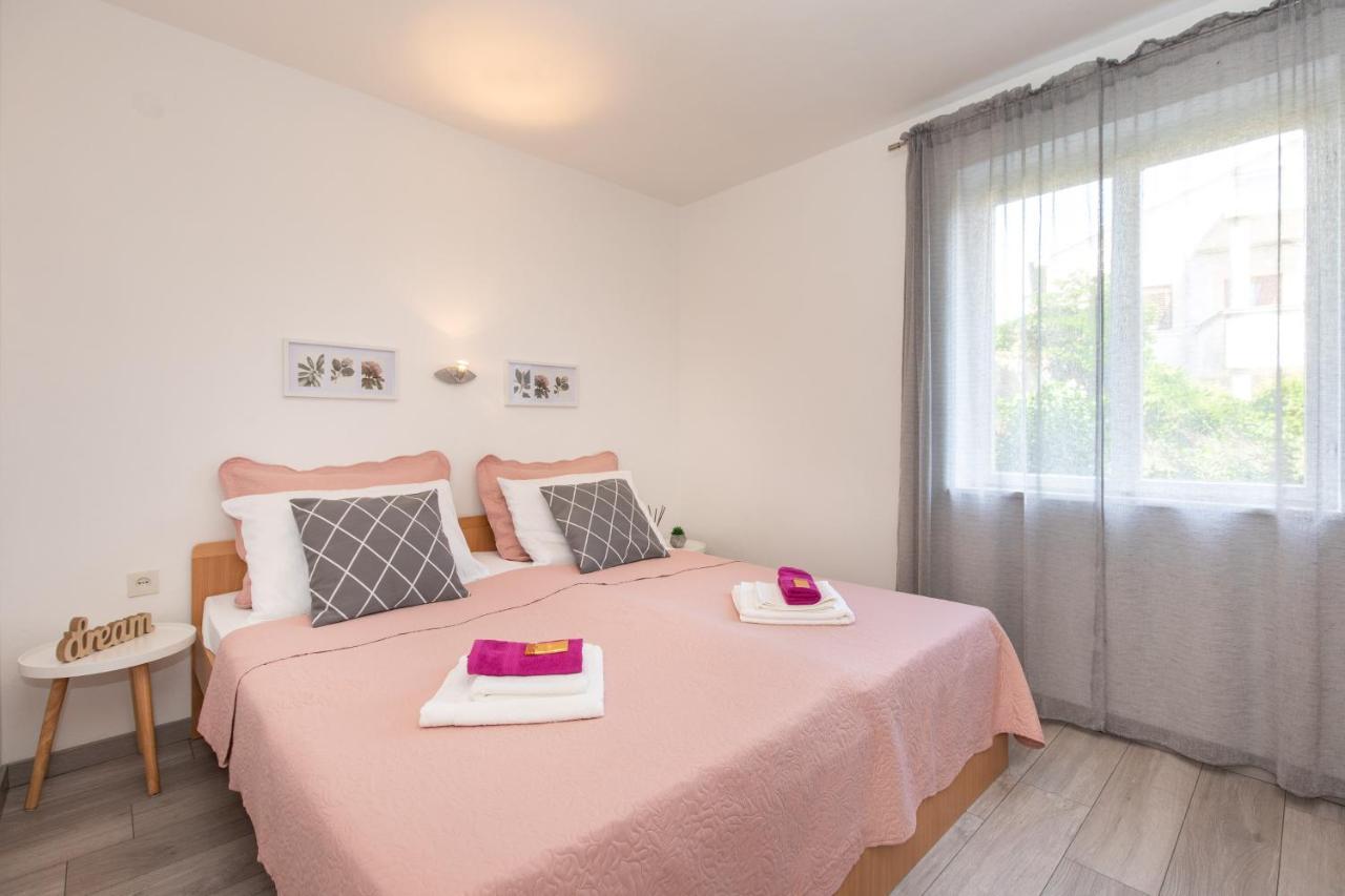 Apartment Lora ツリクヴェニツァ エクステリア 写真